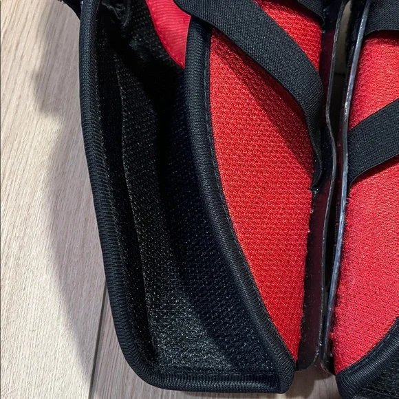 Bauer Youth 10” (25cm) Black and Red Hockey Shin Guards - Picture 10 of 16